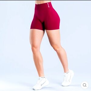 Dfyne dynamic shorts - BERRY